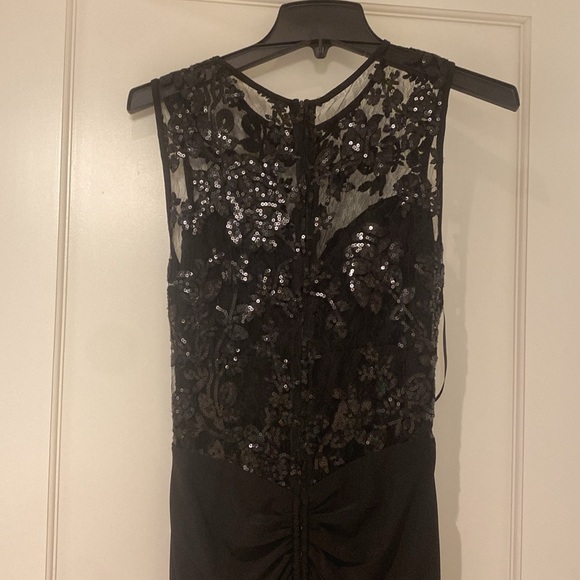 Windsor Large Black Lace Gown - Picture 3 of 4